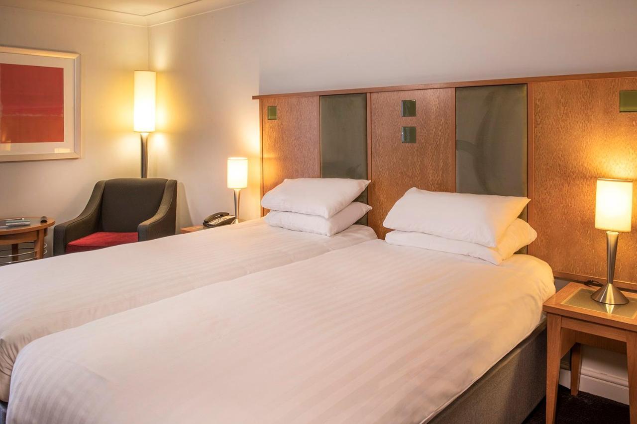 Hotel De Vere Cranage Estate 4*