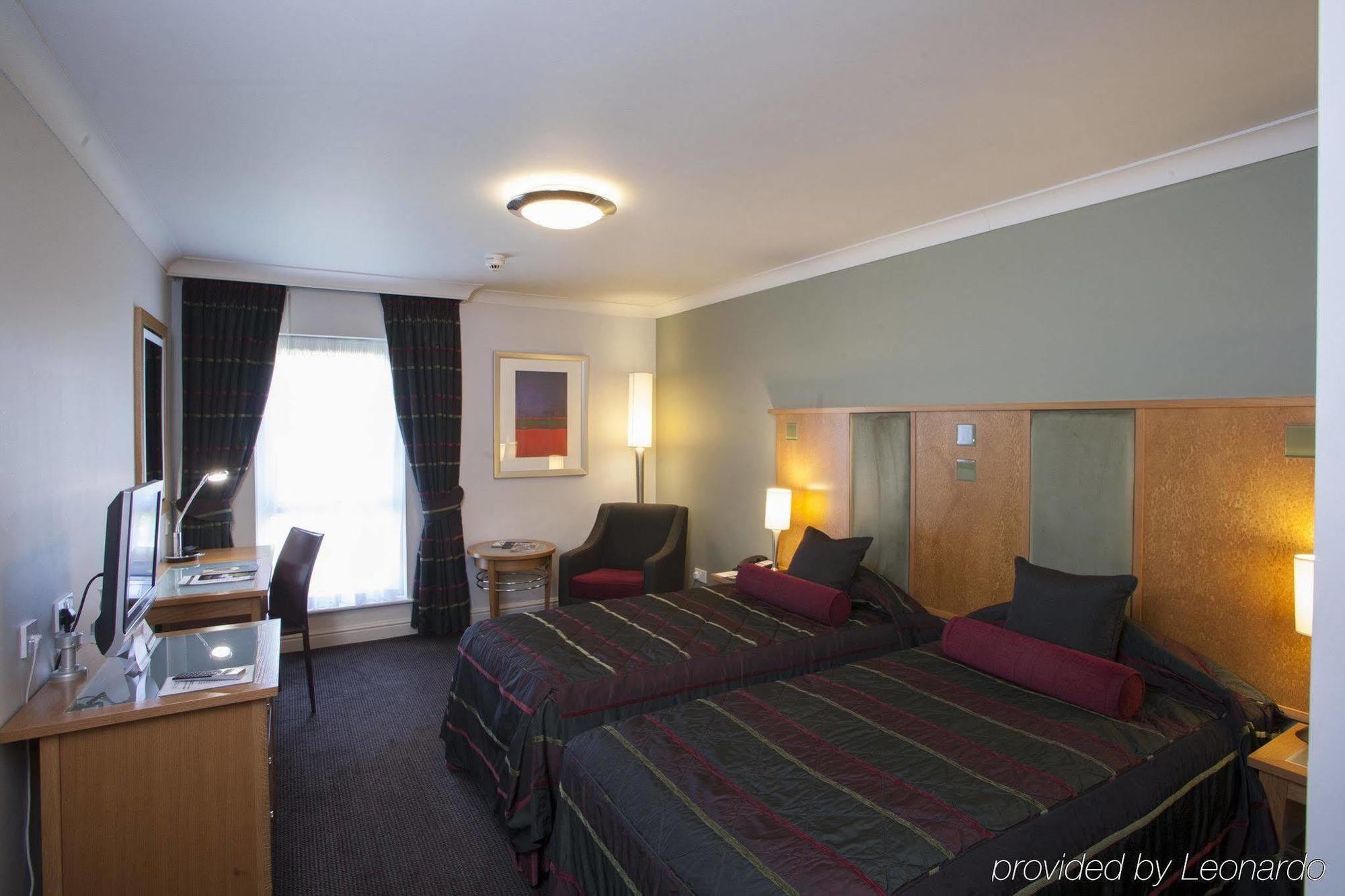 De Vere Cranage Estate Hotel 4*